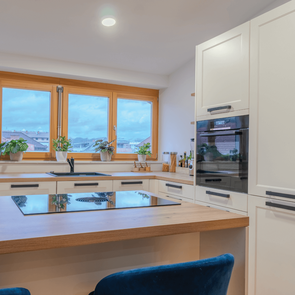 Kuhinja DANKÜCHEN, model Classico, v Velenju, pult Asteiche. 